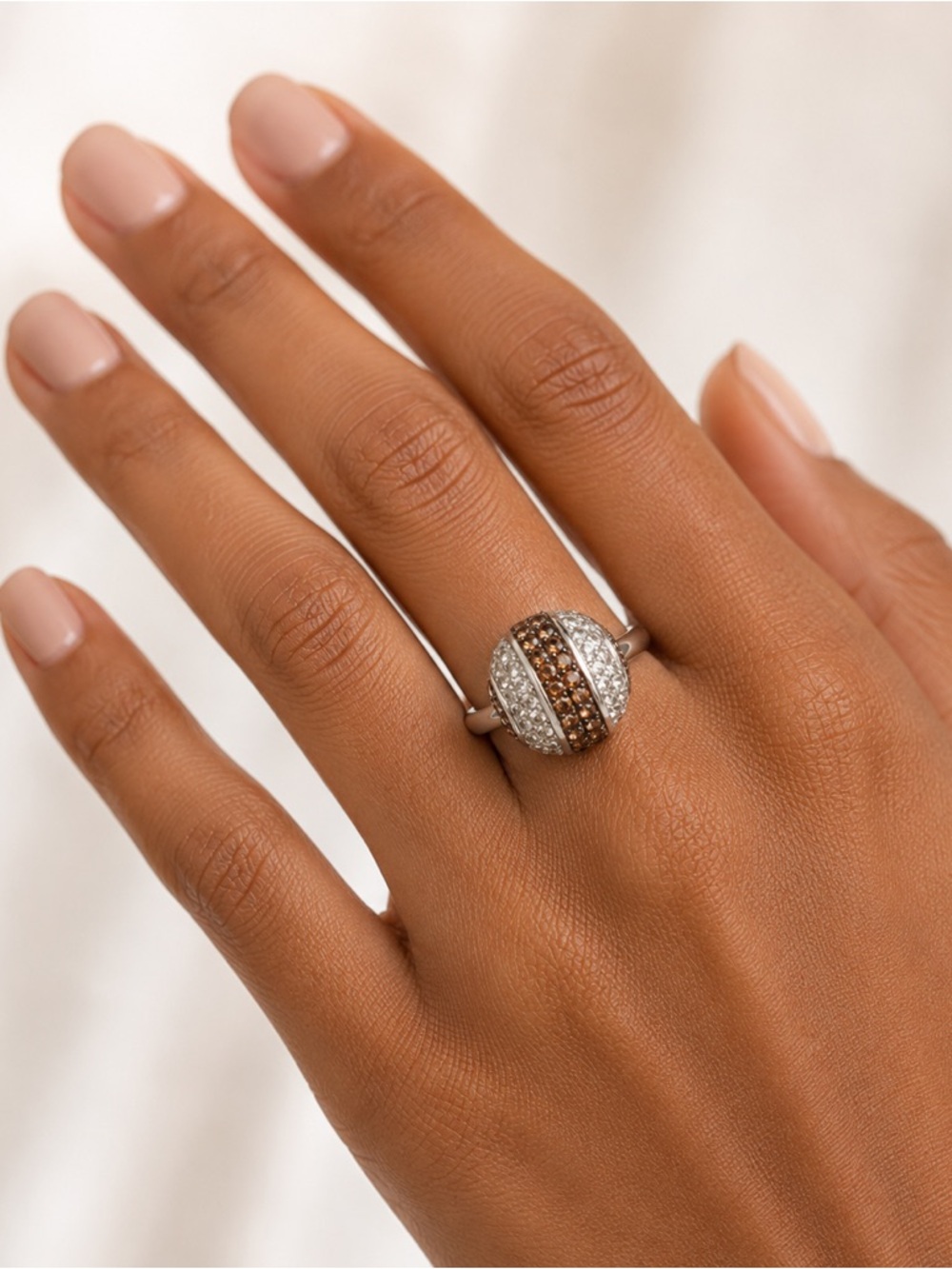 Henri Bendel Stamped Centennial Stripe Crystal Ring Size 6 - Picture 6 of 6